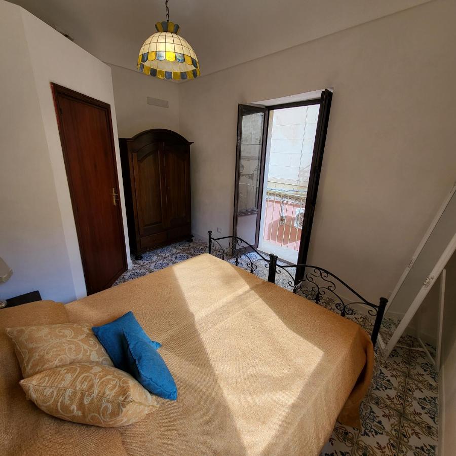 The Holiday House - Arricriati Trapani Bagian luar foto