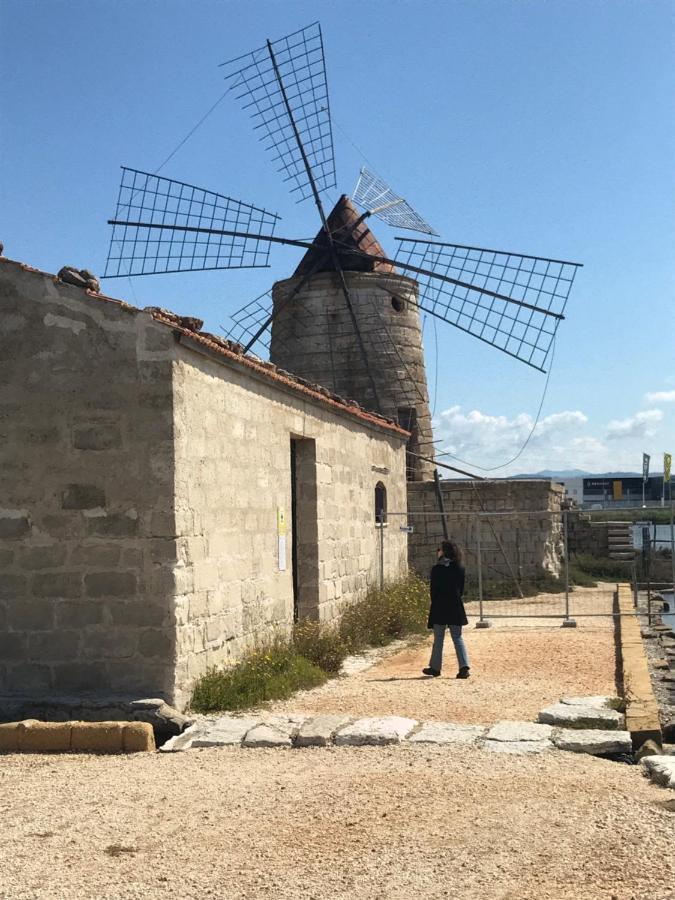The Holiday House - Arricriati Trapani Bagian luar foto