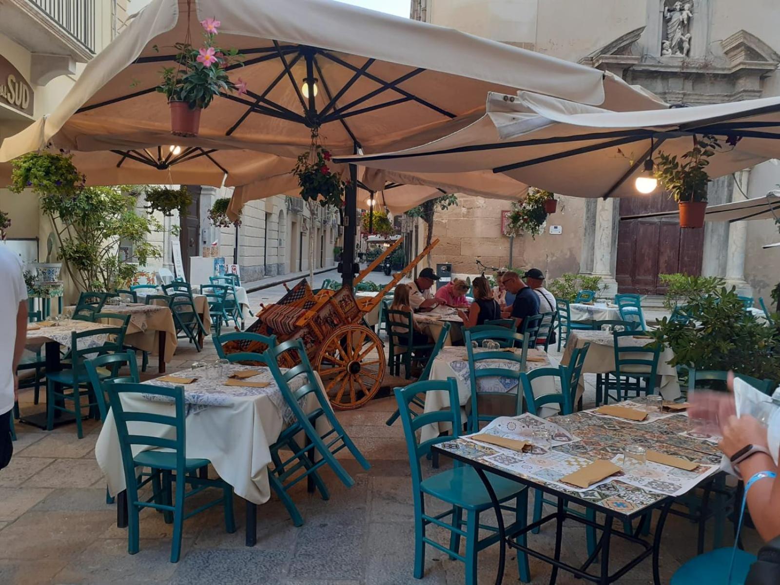The Holiday House - Arricriati Trapani Bagian luar foto